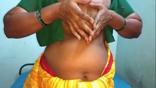 desi aunty showing her boobs and moaning 