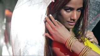 Poonam Pandey Rain Dance - Indian babe solo 